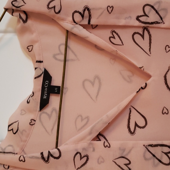 Super cute top - Picture 2 of 2